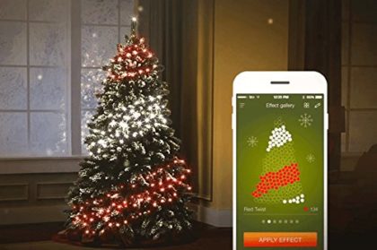 Twinkly - Luci per albero di Natale controllabili via smartphone. Catena luminosa Natalizia, cavo verde 13m, 100 luci colorate LED, 16 milioni di colori selezionabili per ogni LED, possibilità di variare intensità ed intermittenza e disegnare la propria decorazione o animazione preferita dal telefono iOS o Android, tramite connessione Wi-fi diretta (Connessione Internet non necessaria).